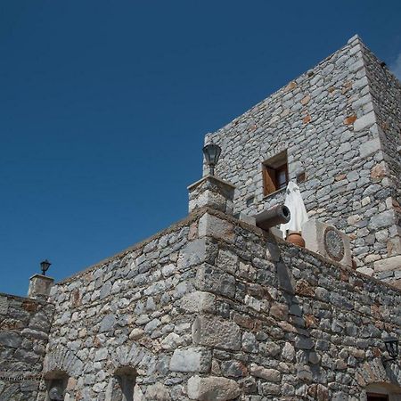 Апартаменты Charouda Stone Tower Pyrgos Dirou Экстерьер фото