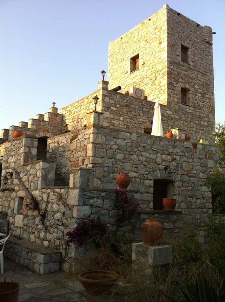 Апартаменты Charouda Stone Tower Pyrgos Dirou Экстерьер фото