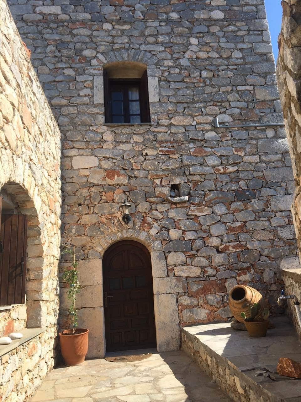 Апартаменты Charouda Stone Tower Pyrgos Dirou Экстерьер фото